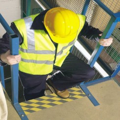 Nastro Adesivo Antiscivolo Giallo-Nero 50mm x 18m